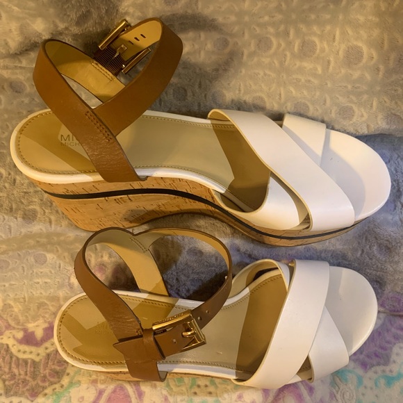 Micheal Kors Wedge - Picture 2 of 6